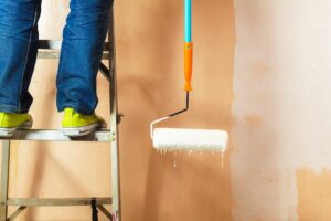 How to Prepare a House for Painting Before Selling
